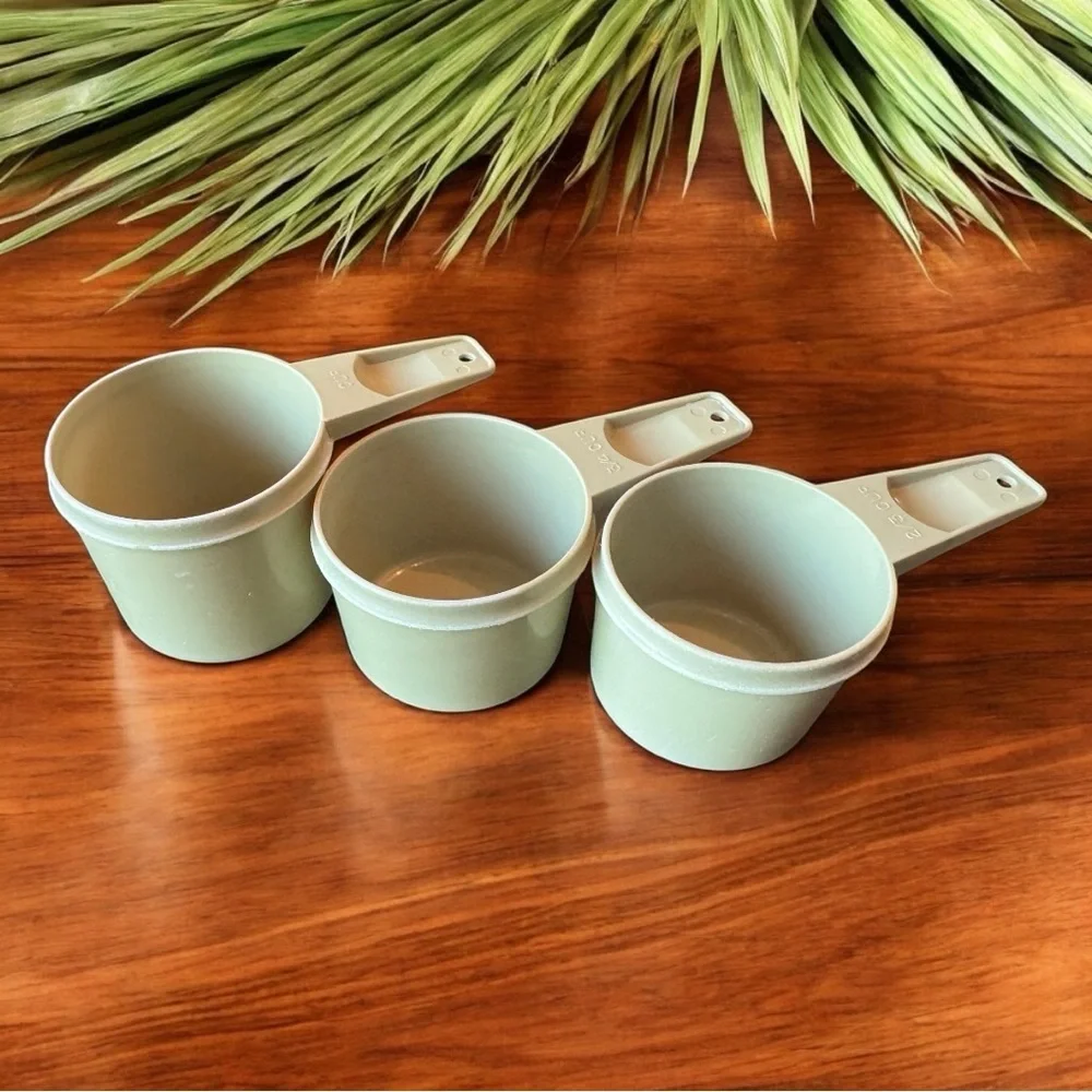 Vintage Tupperware Measuring Cups – Avocado Green – 1 Cup, 3/4 Cup, 2/3 Cup